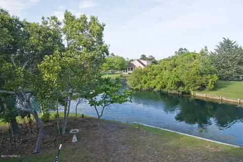 100 Barracuda Ct, Emerald Isle, NC 28594 photo 3