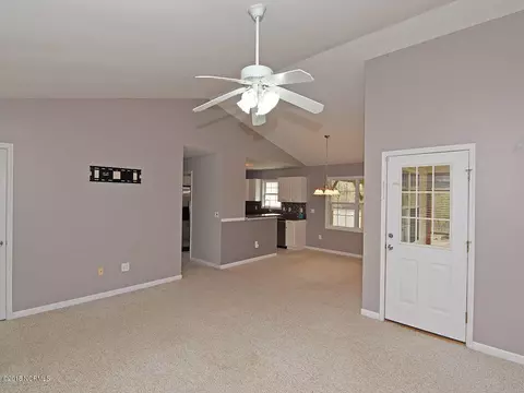 518 Pinehurst Cir, Hampstead, NC 28443 photo 2