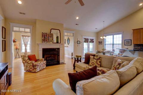 68 Highlands Dr, Hampstead, NC 28443 photo 4