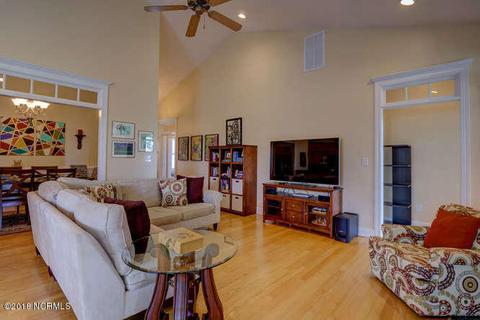 68 Highlands Dr, Hampstead, NC 28443 photo 5
