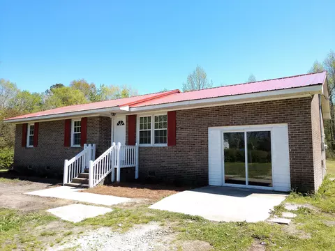 707 Lee Rd, Maple Hill, NC 28454 photo 2