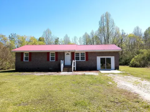 707 Lee Rd, Maple Hill, NC 28454 photo 1