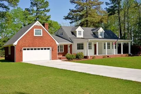 4241 Willow Dr, Ayden, NC 28513 photo 1