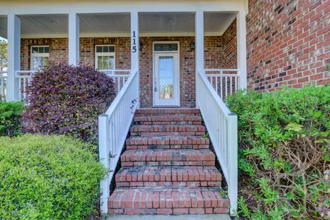 115 Cove Side Ln, Hampstead, NC 28443 photo 5