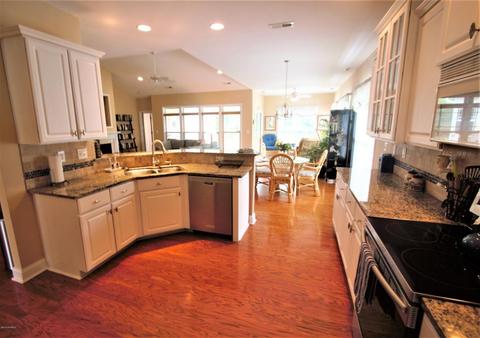 504 Azalea Dr, Hampstead, NC 28443 photo 9