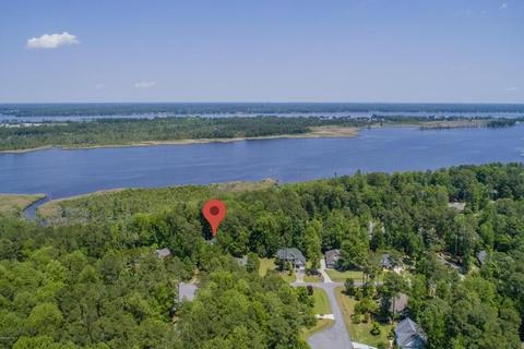 204 Chowan Dr, Chocowinity, NC 27817 photo 2