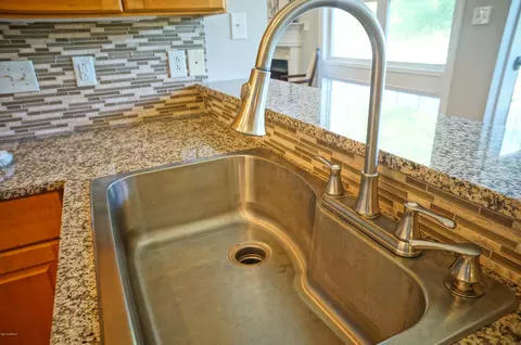 910 Taberna Cir, New Bern, NC 28562 photo 18