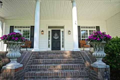 910 Taberna Cir, New Bern, NC 28562 photo 2