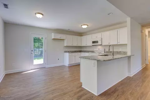 331 Zonnie Ln, Hampstead, NC 28443 photo 8