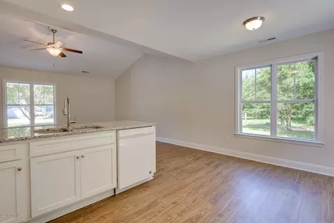 331 Zonnie Ln, Hampstead, NC 28443 photo 13