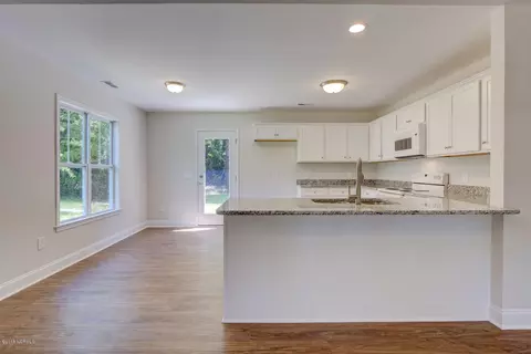331 Zonnie Ln, Hampstead, NC 28443 photo 9