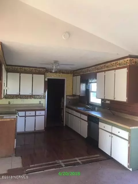267 Riggs Rd, Hubert, NC 28539 photo 2
