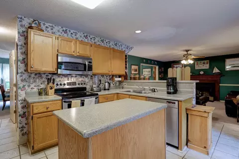 331 Creekview Dr, Hampstead, NC 28443 photo 11