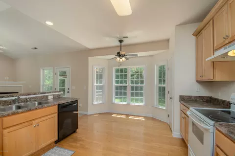 112 Long Leaf Dr, Hampstead, NC 28443 photo 9