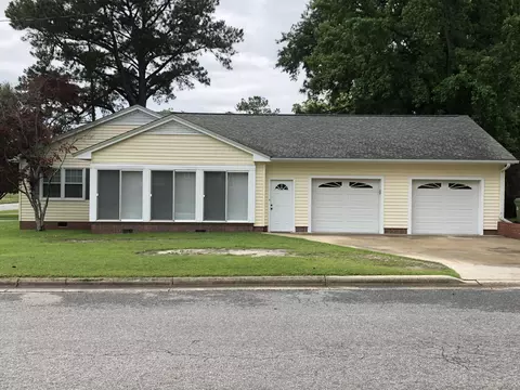 318 E 9th St, Washington, NC 27889 photo 4