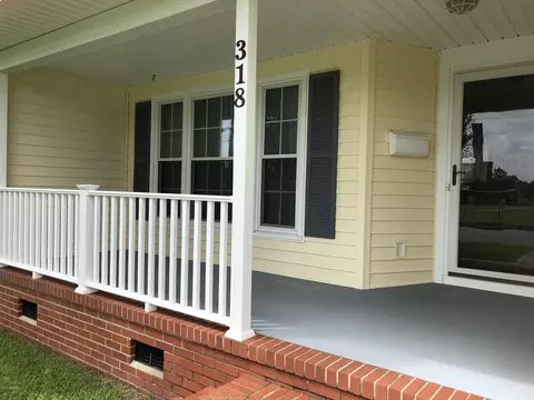 318 E 9th St, Washington, NC 27889 photo 5