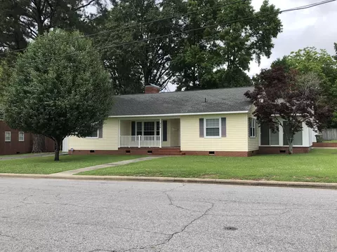 318 E 9th St, Washington, NC 27889 photo 2
