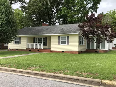 318 E 9th St, Washington, NC 27889 photo 3