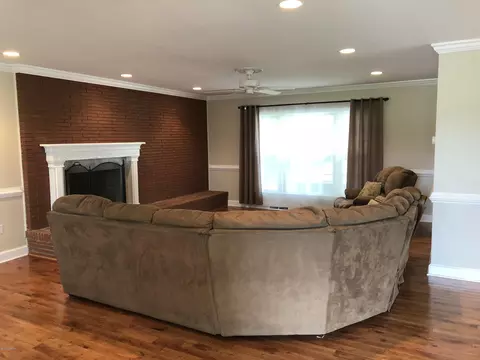 318 E 9th St, Washington, NC 27889 photo 6