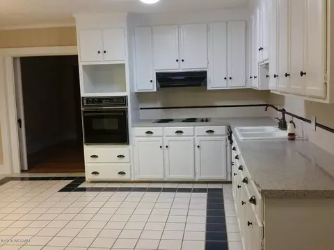 307 E Liberty St, Williamston, NC 27892 photo 9