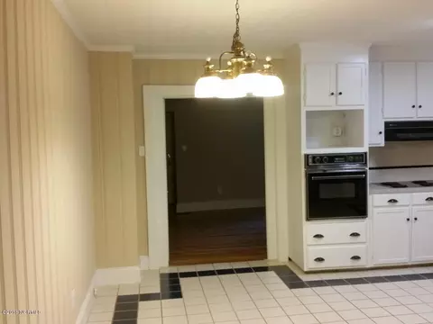 307 E Liberty St, Williamston, NC 27892 photo 11