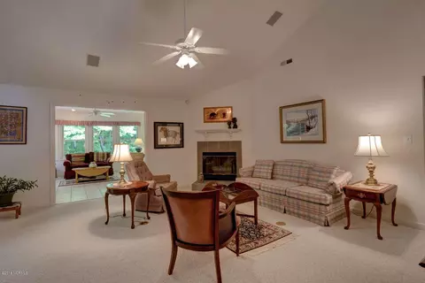 2009 Cordgrass Rd, Hampstead, NC 28443 photo 5