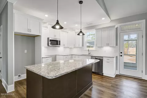 341 Crown Pointe Dr, Hampstead, NC 28443 photo 9
