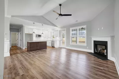 341 Crown Pointe Dr, Hampstead, NC 28443 photo 6