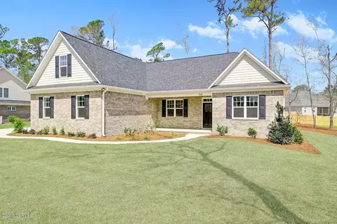 341 Crown Pointe Dr, Hampstead, NC 28443 photo 2