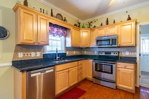 727 Possum Track Rd, Chocowinity, NC 27817 photo 5
