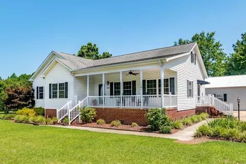 727 Possum Track Rd, Chocowinity, NC 27817 photo 1