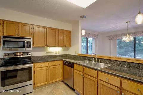 300 Widgeon Dr, Hampstead, NC 28443 photo 5