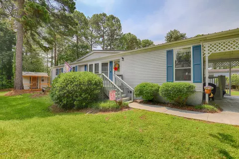 421 Quartermaster Ct, Hampstead, NC 28443 photo 1