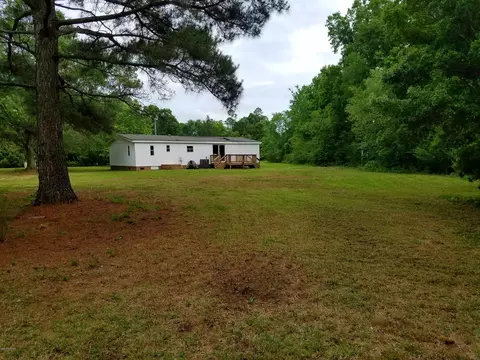 501 E Henry St, Atkinson, NC 28421 photo 4