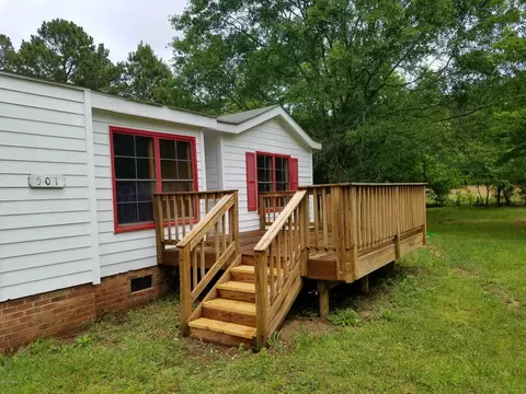 501 E Henry St, Atkinson, NC 28421 photo 2