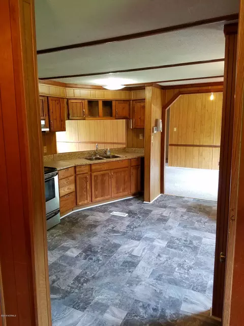 501 E Henry St, Atkinson, NC 28421 photo 13