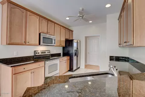 833 Highlands Dr, Hampstead, NC 28443 photo 9