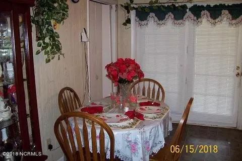 265 Pine St, Wallace, NC 28466 photo 4