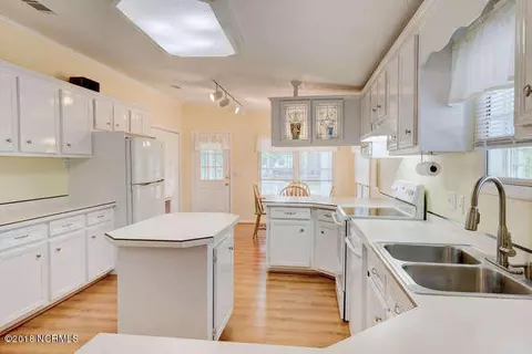 110 Sunset Ct, Hampstead, NC 28443 photo 12