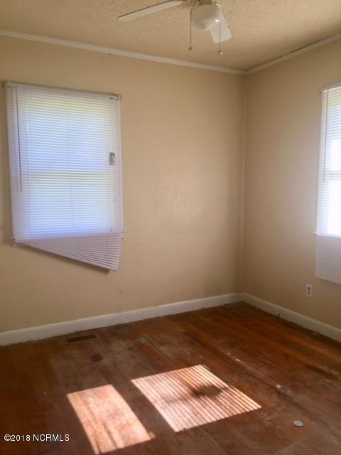 142 Circle Dr, Wallace, NC 28466 photo 7