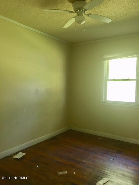 142 Circle Dr, Wallace, NC 28466 photo 9