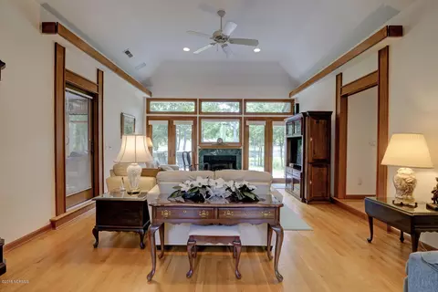 202 Lakeview Dr, Hampstead, NC 28443 photo 8