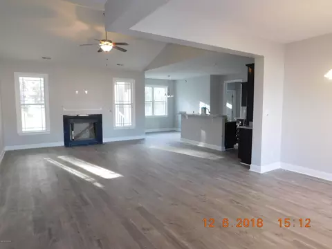 116 Shadow Creek Dr, Hubert, NC 28539 photo 2