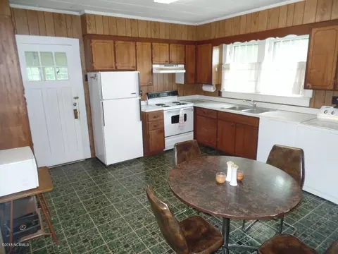 1663 Baldwin Elkins Rd, Clarkton, NC 28433 photo 5