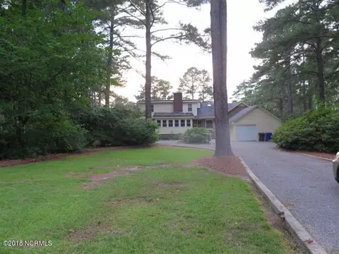 400 Fox Lake Dr, Clinton, NC 28328 photo 2