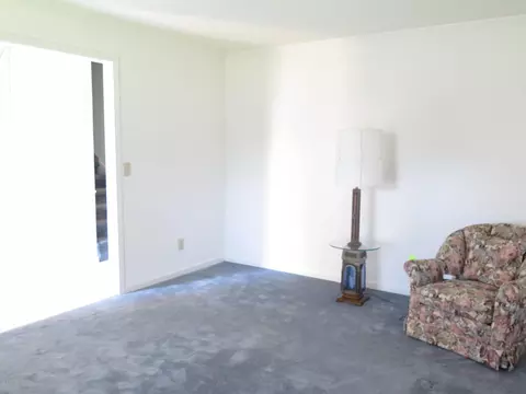 400 Fox Lake Dr, Clinton, NC 28328 photo 6