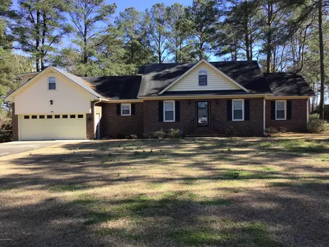 400 Fox Lake Dr, Clinton, NC 28328 photo 1