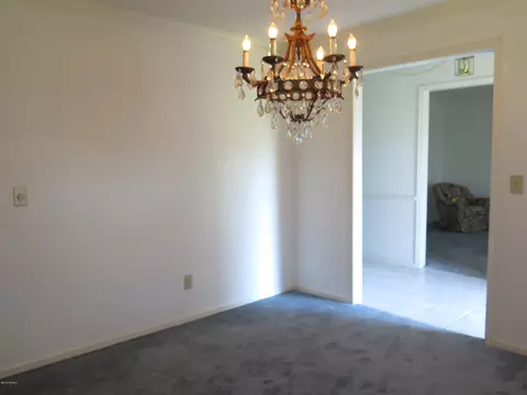 400 Fox Lake Dr, Clinton, NC 28328 photo 5