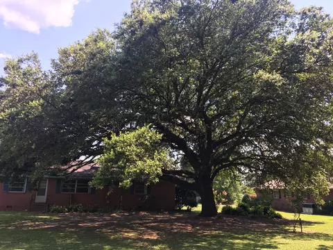 425 E Westbrook St, Wallace, NC 28466 photo 17
