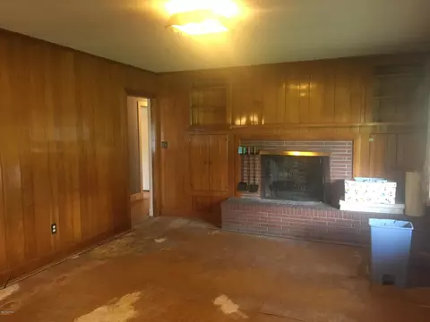 425 E Westbrook St, Wallace, NC 28466 photo 3